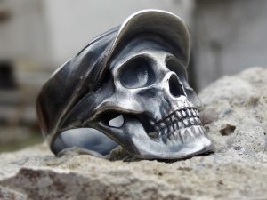 skull ring