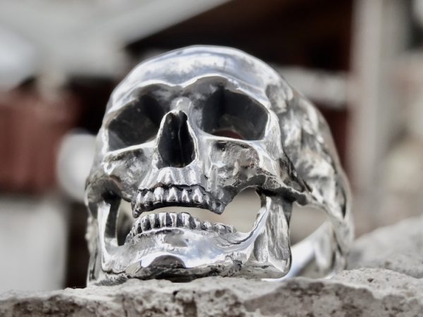 skull ring