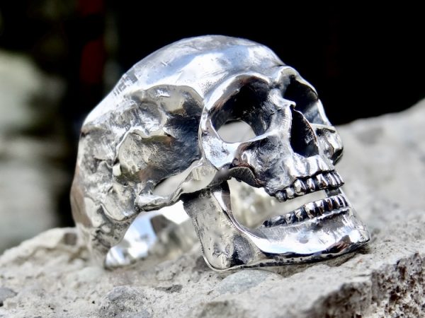 skull ring