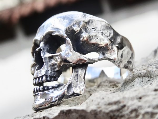 skull ring