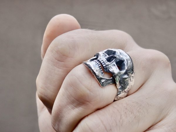 skull ring