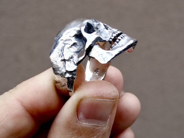 skull ring