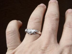 HANDS BAND RING